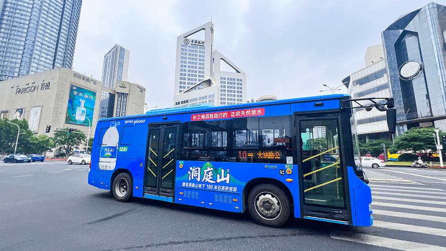 2022城市公交媒体夏日投放大赏 流动的风景线，品牌营销的黄金触点